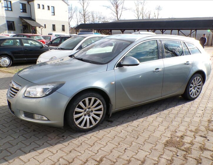 Opel Insignia Kombi 2,0 l 118 kw