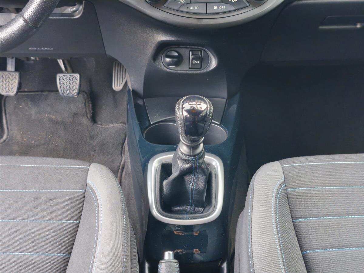 Toyota Yaris Hatchback 1,5 l 82 kw