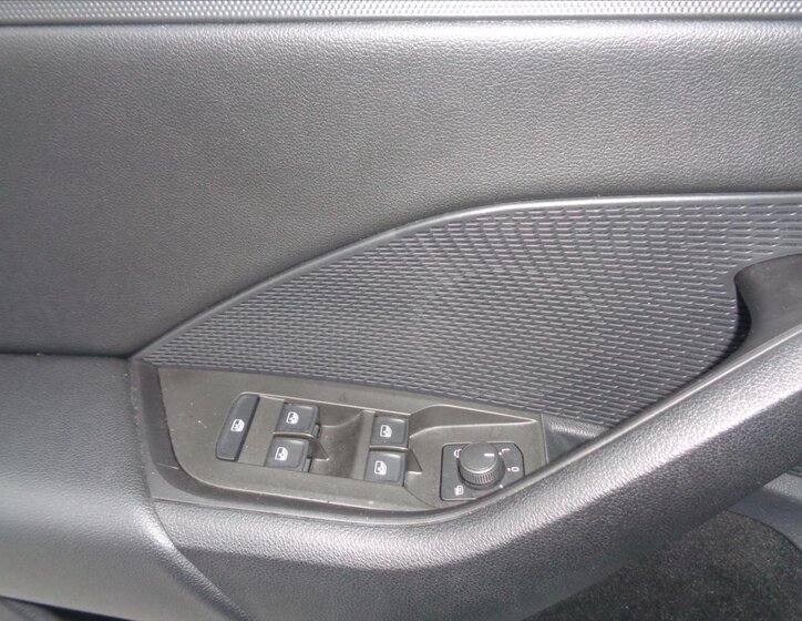 Škoda Octavia Sedan / Limuzína 1,5 l 110 kw