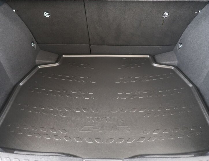 Toyota C-HR SUV / Terénní 1,8 l 72 kw