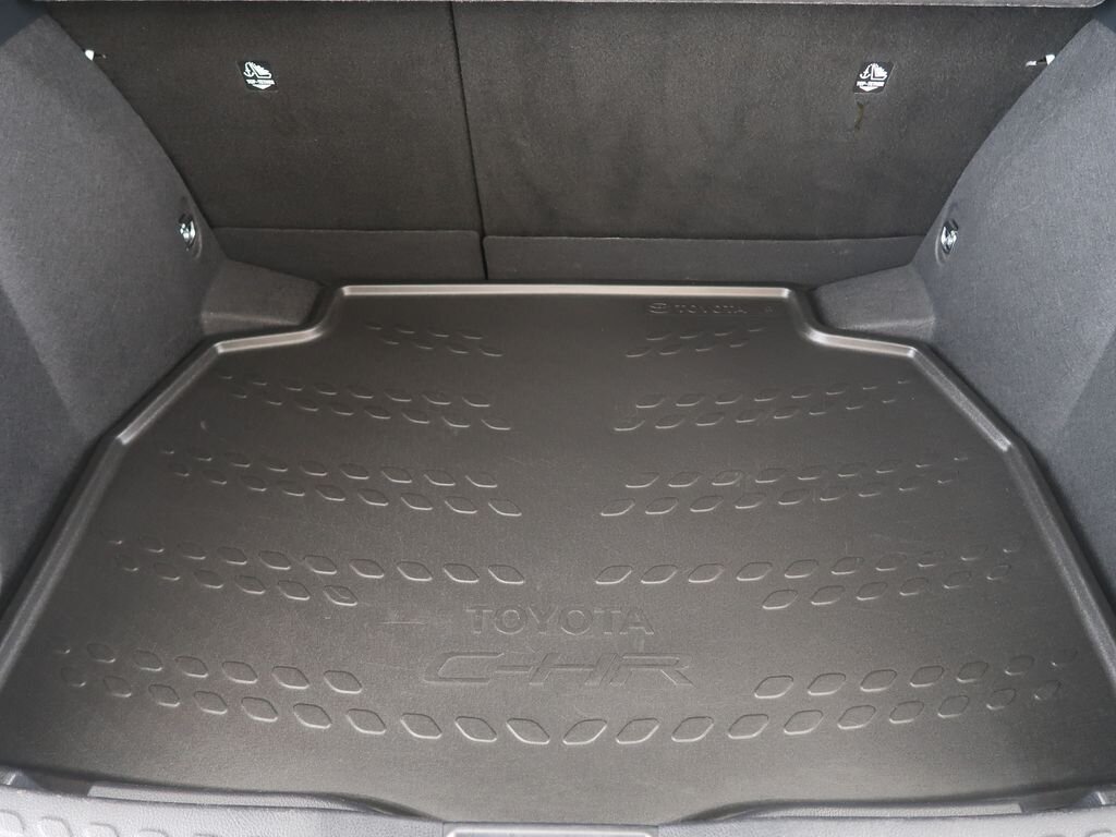 Toyota C-HR SUV / Terénní 1,8 l 72 kw