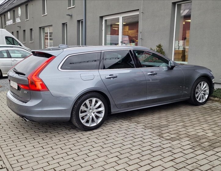 Volvo V90 Kombi 2,0 l 173 kw