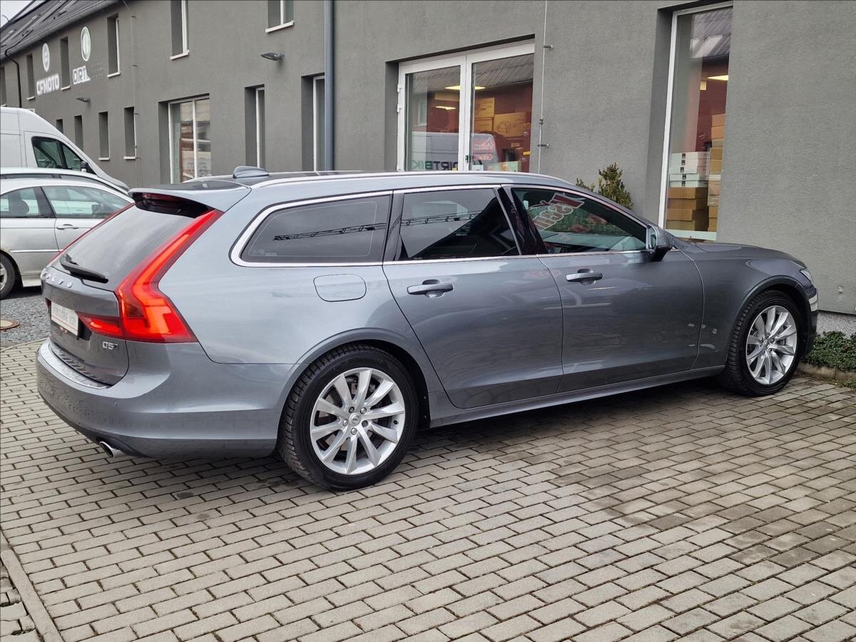 Volvo V90 Kombi 2,0 l 173 kw