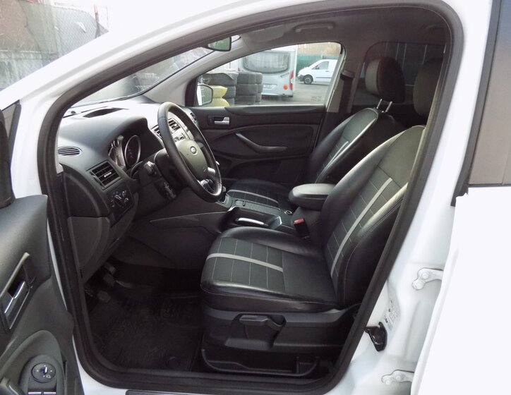 Ford Kuga SUV / Terénní 2,0 l 120 kw