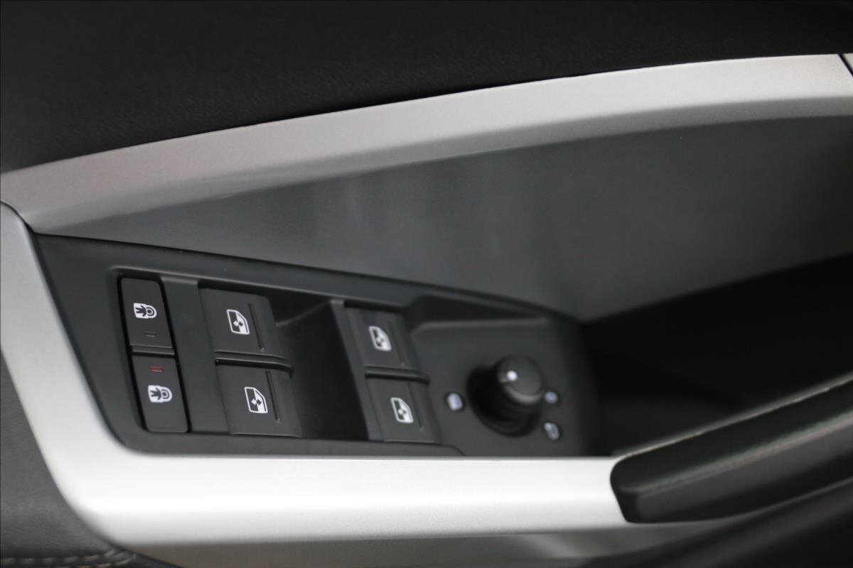 Audi Q3 SUV 2,3 l 137 kw