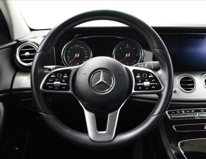 Mercedes-Benz Třídy E 17