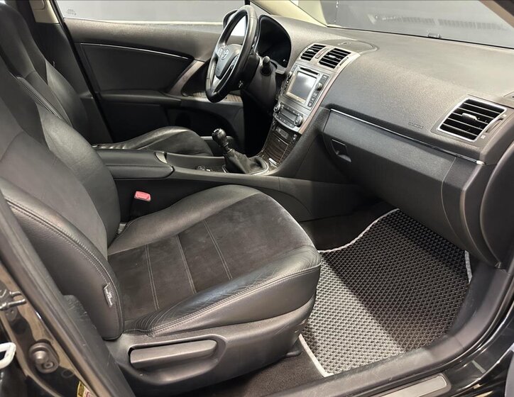 Toyota Avensis Kombi 2,0 l 91 kw