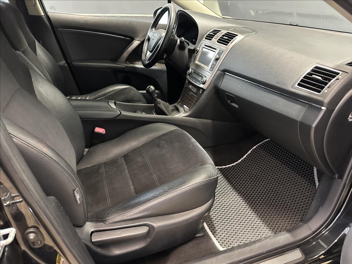 Toyota Avensis Kombi 2,0 l 91 kw