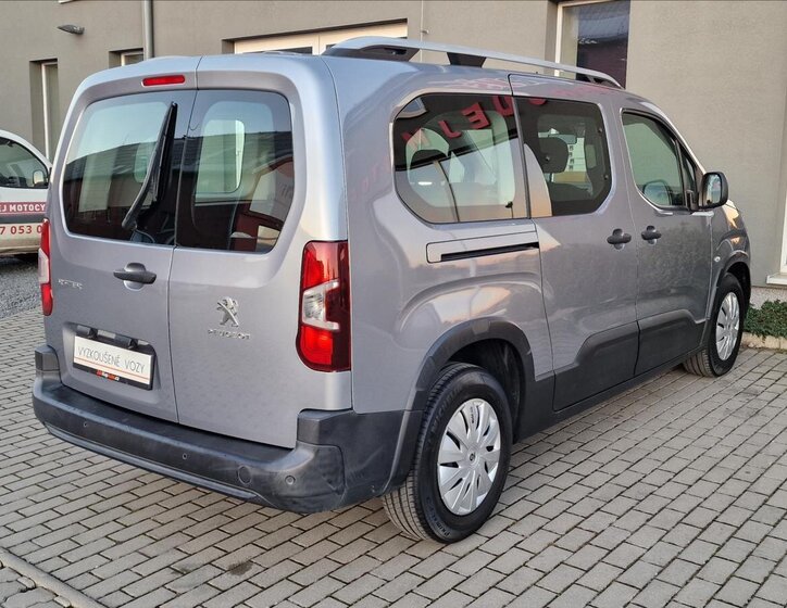 Peugeot Rifter 10