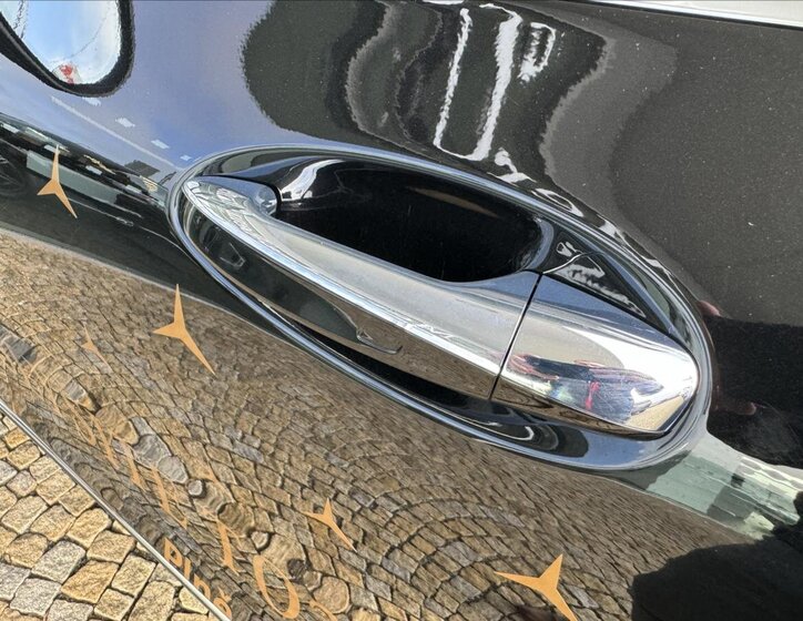 Mercedes-Benz EQC 37