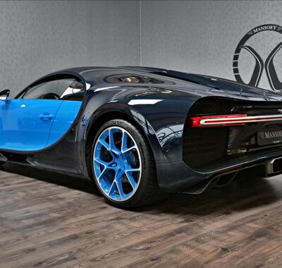 Bugatti Chiron 8
