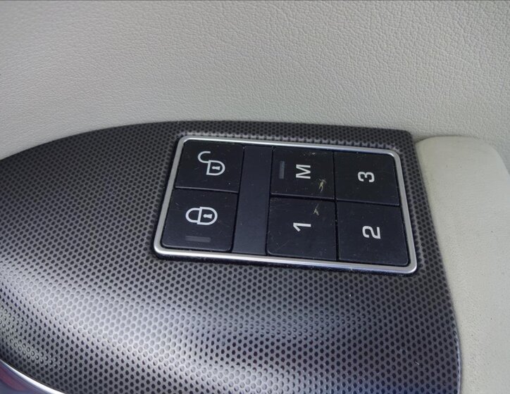 Land Rover Range Rover Sport SUV / Terénní 3,0 l 190 kw