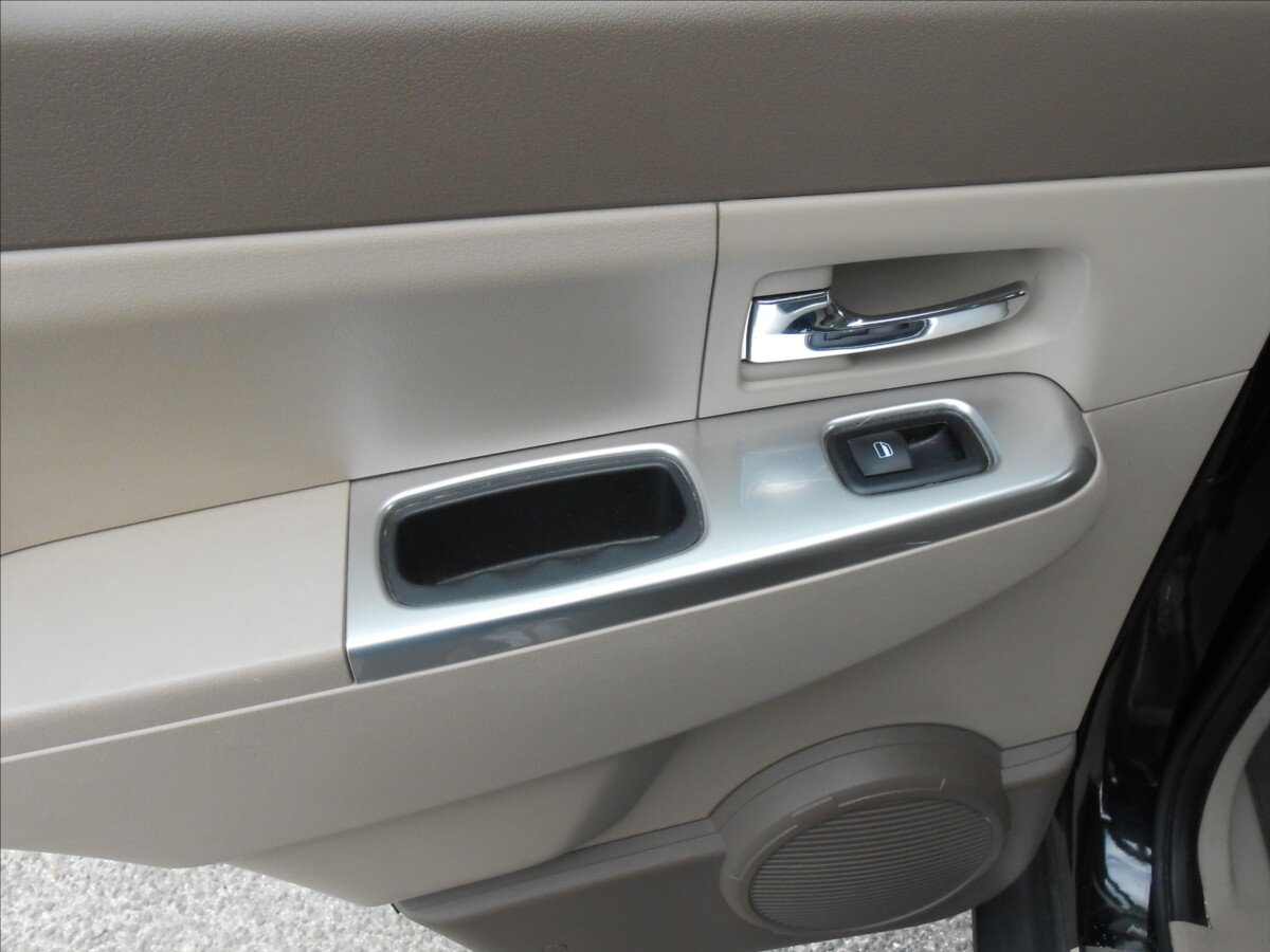 Jeep Cherokee SUV 3,7 l 151 kw