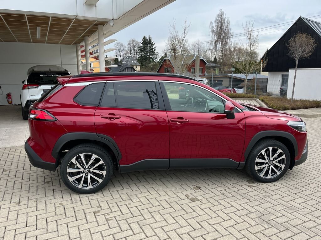 Toyota Corolla Cross SUV / Terénní 1,8 l 72 kw