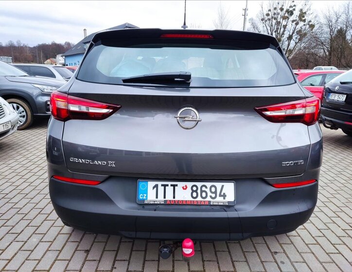 Opel Grandland X SUV 1,2 l 96 kw