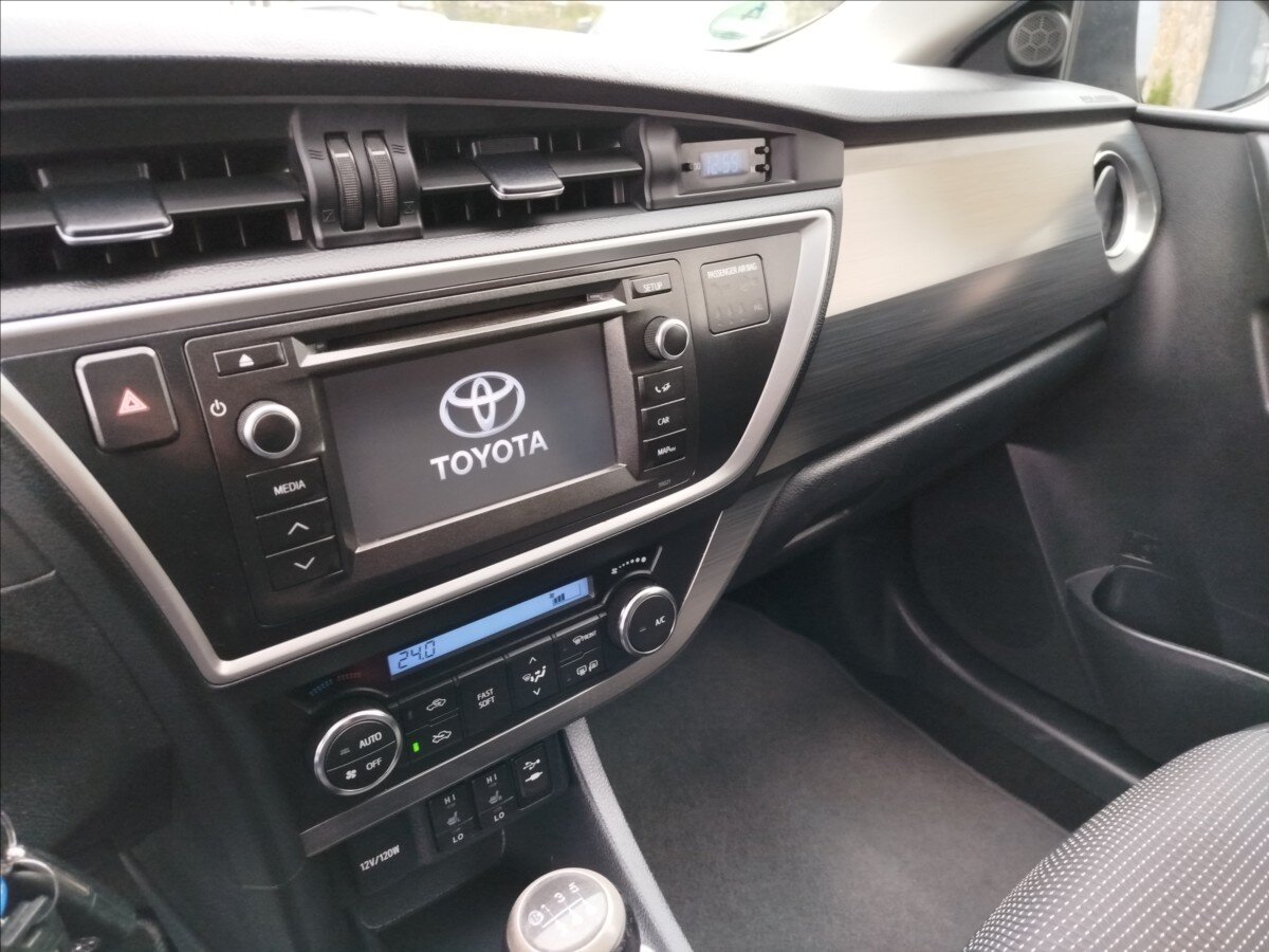 Toyota Auris Kombi 2,0 l 91 kw