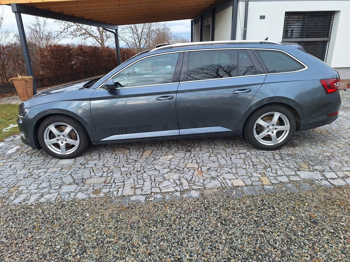 Škoda Superb Kombi 0,0 0