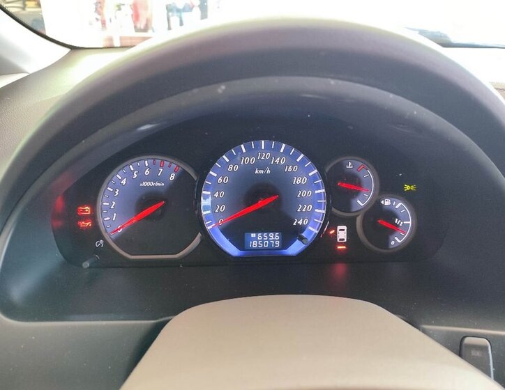 Mitsubishi Grandis MPV 2,4 l 121 kw