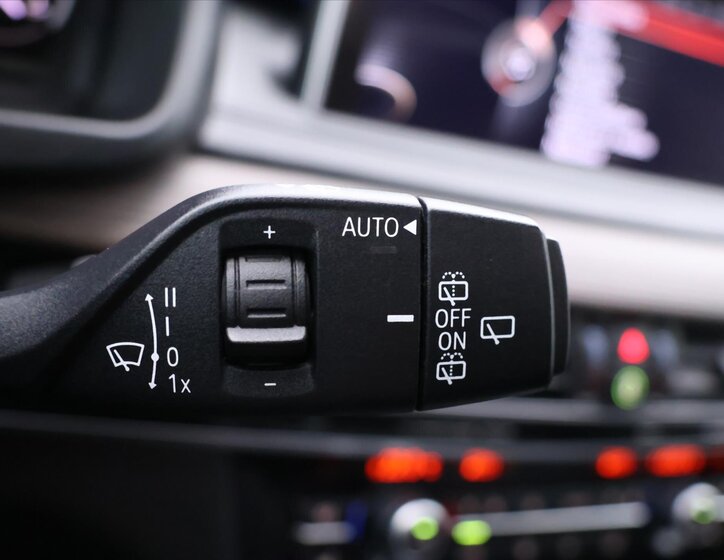 BMW X5 SUV / Terénní 3,0 l 230 kw