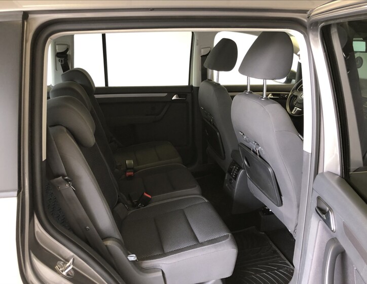 Volkswagen Touran 11