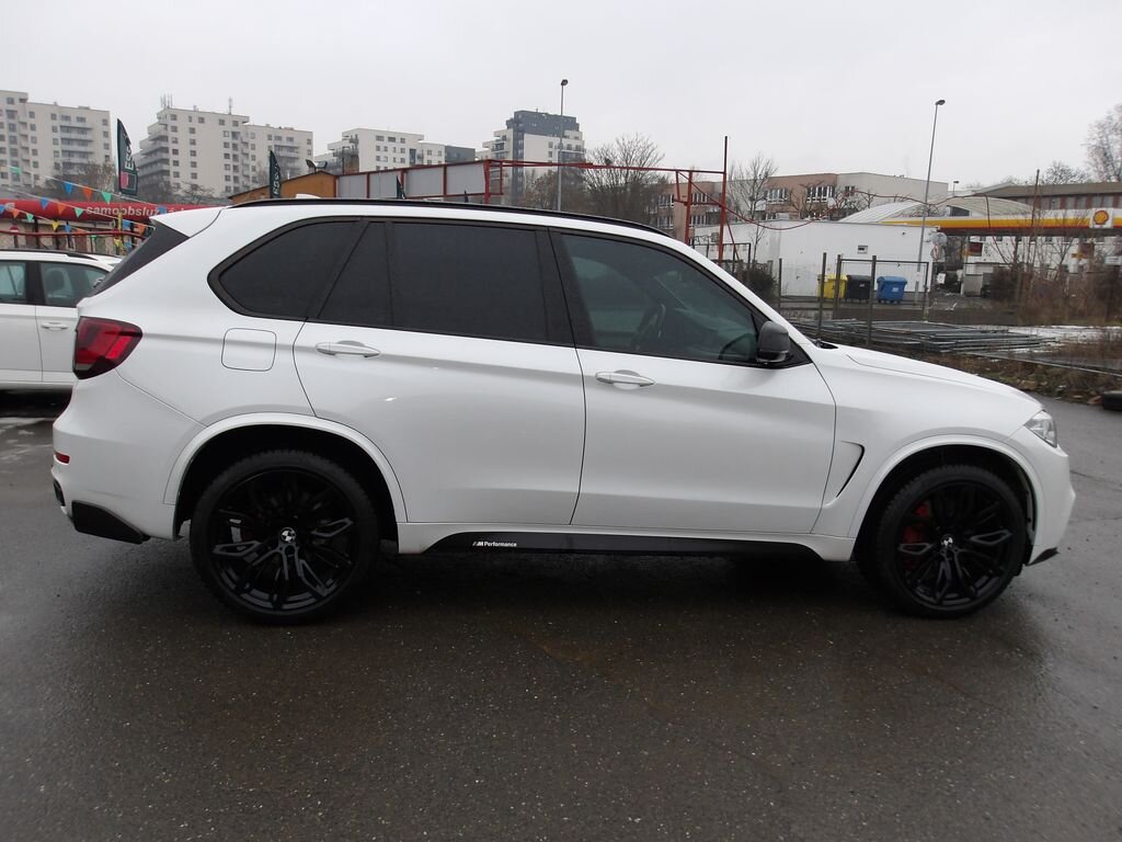 BMW X5 SUV 3,0 l 280 kw