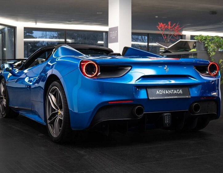 Ferrari 488 4