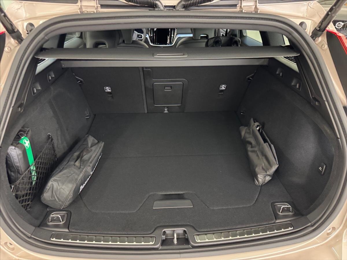 Volvo V60 Kombi 2,0 l 145 kw