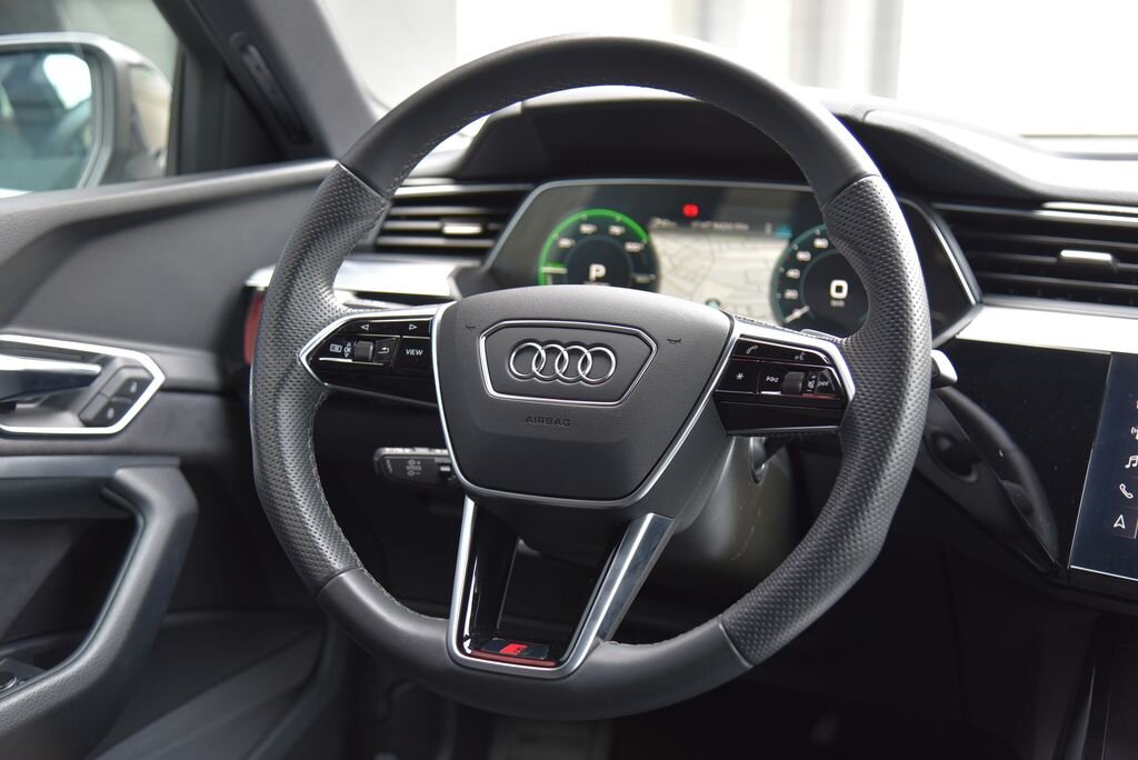 Audi e-tron SUV 0,0 300 kw