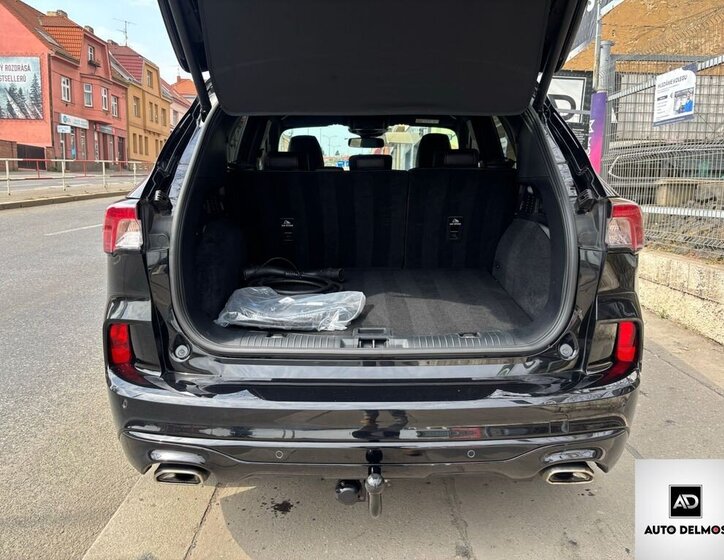 Ford Kuga SUV / Terénní 2,5 l 165 kw