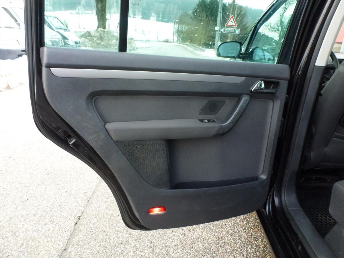 Volkswagen Touran Kombi 2,0 l 100 kw