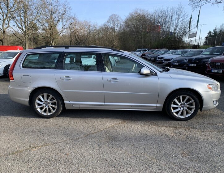 Volvo V70 Kombi 2,4 l 158 kw