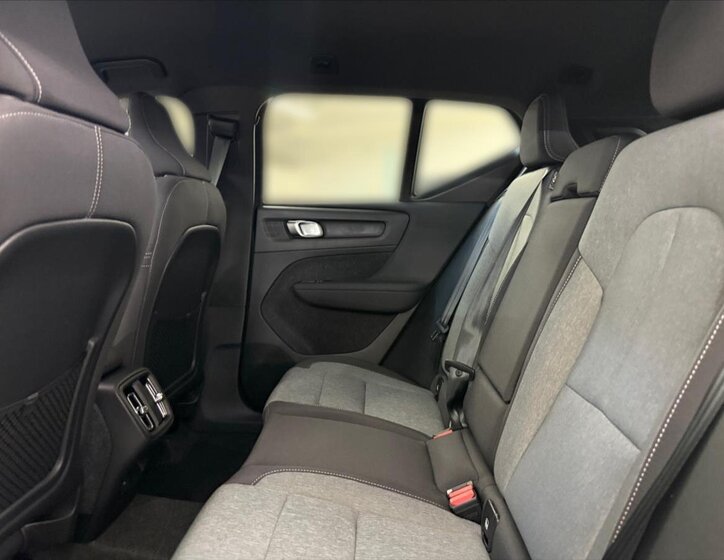 Volvo XC40 SUV / Terénní 2,0 l 120 kw