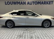 Lexus ES 300h Sedan 2,5 l 160 kw