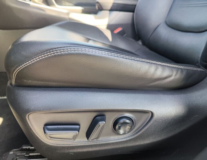 Toyota RAV4 SUV / Terénní 2,5 l 163 kw