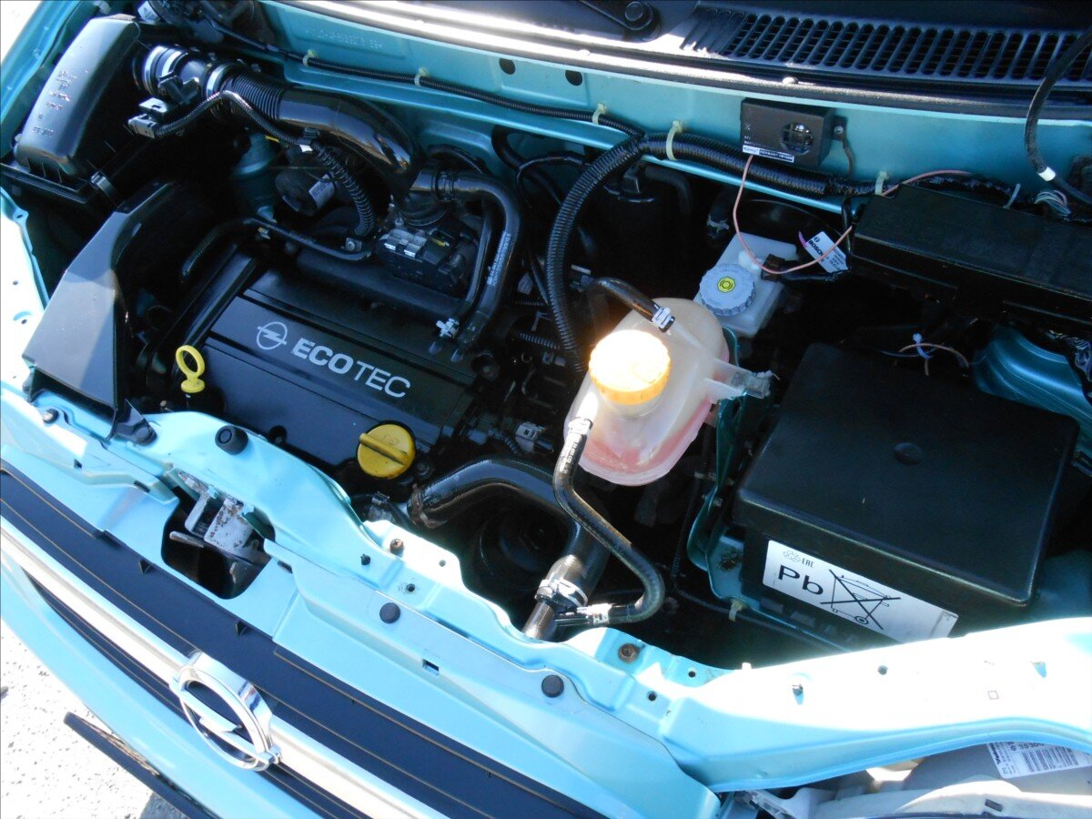 Opel Agila Hatchback 1,2 l 59 kw