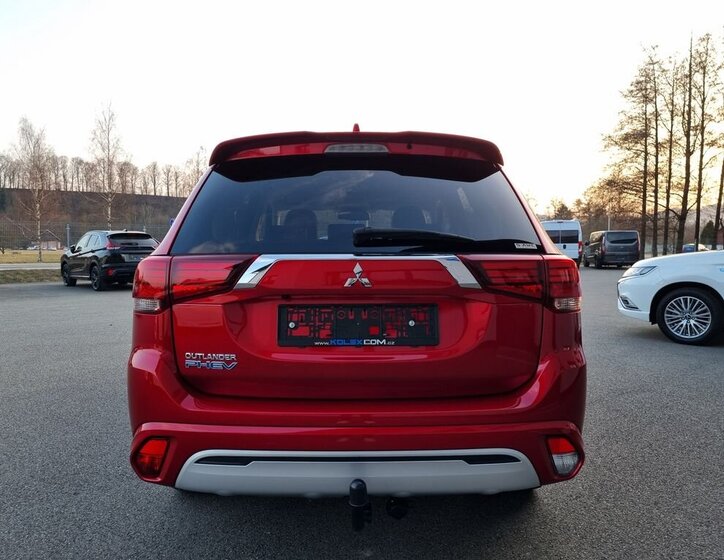 Mitsubishi Outlander SUV / Terénní 2,4 l 165 kw