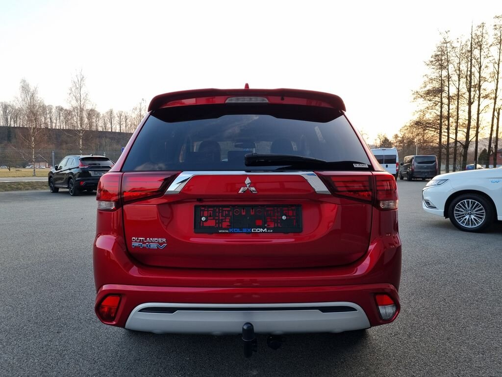 Mitsubishi Outlander SUV / Terénní 2,4 l 165 kw