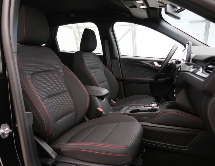 Ford Kuga SUV / Terénní 2,0 l 88 kw