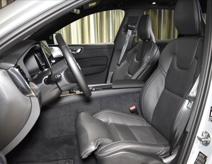 Volvo XC60 SUV / Terénní 2,0 l 184 kw