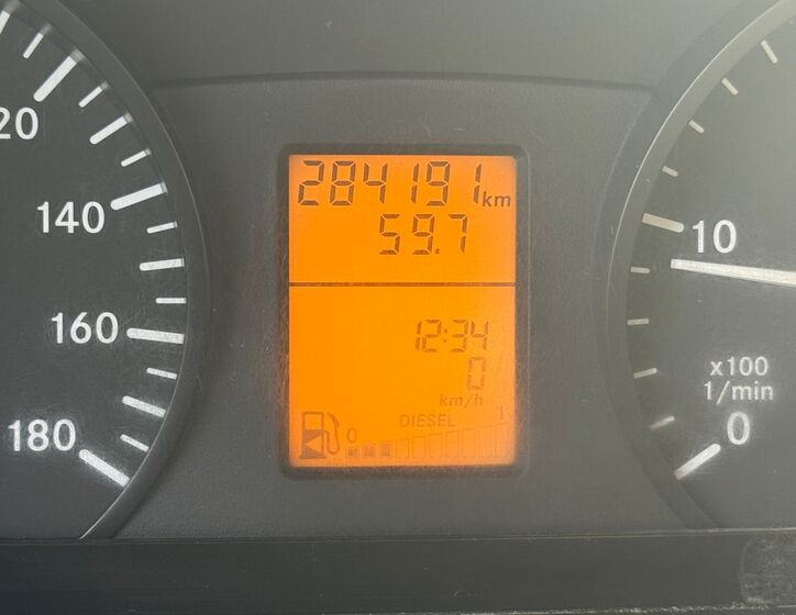 Mercedes-Benz Sprinter 10