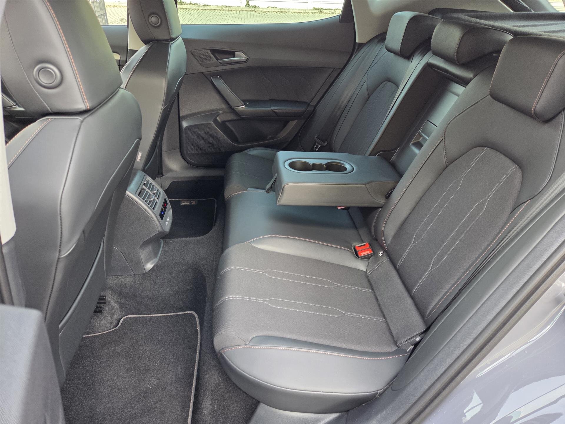 Cupra Formentor SUV / Terénní 2,0 l 140 kw