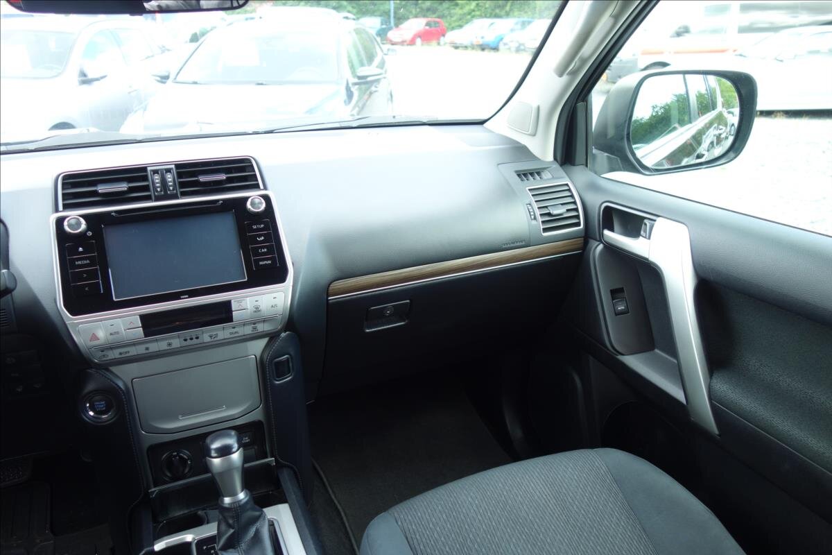 Toyota Land Cruiser SUV / Terénní 2,8 l 130 kw