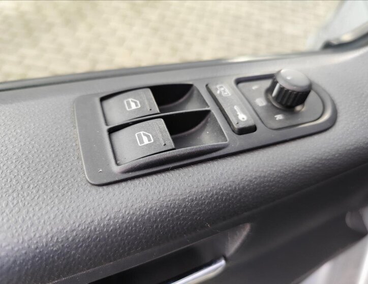 Volkswagen Caravelle Ostatní 2,5 l 96 kw