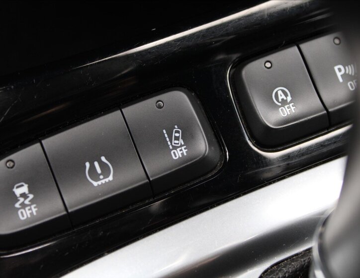 Opel Crossland SUV 1,2 l 96 kw