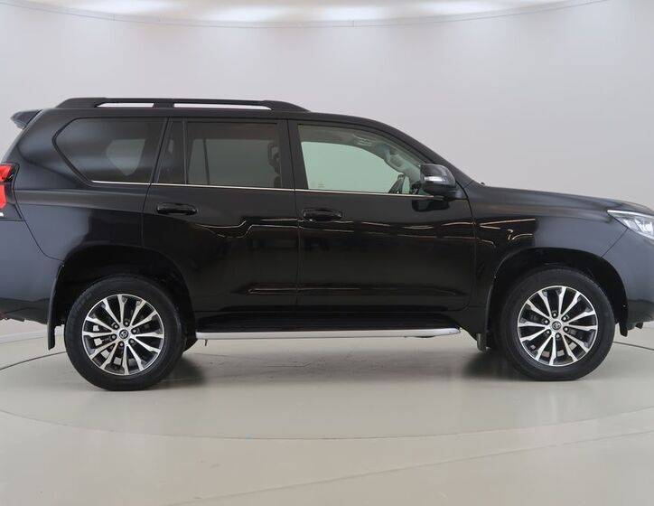 Toyota Land Cruiser 4