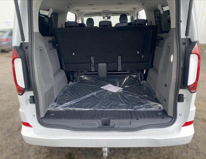 Volkswagen Caravelle 18