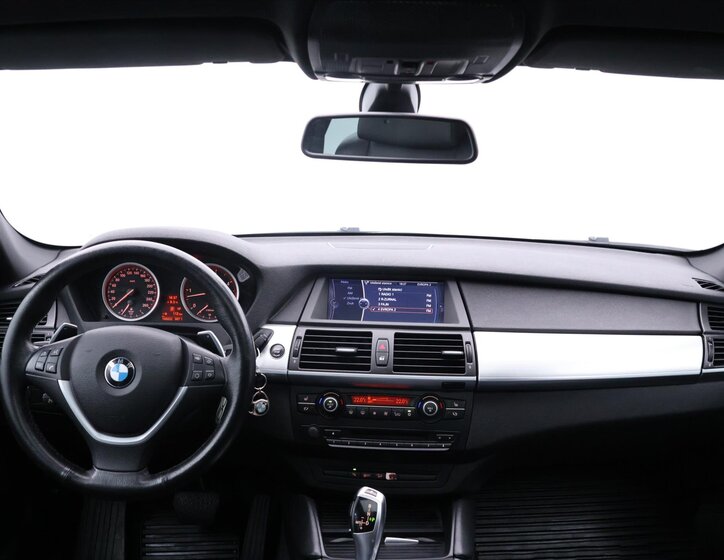 BMW X6 SUV 3,0 l 225 kw