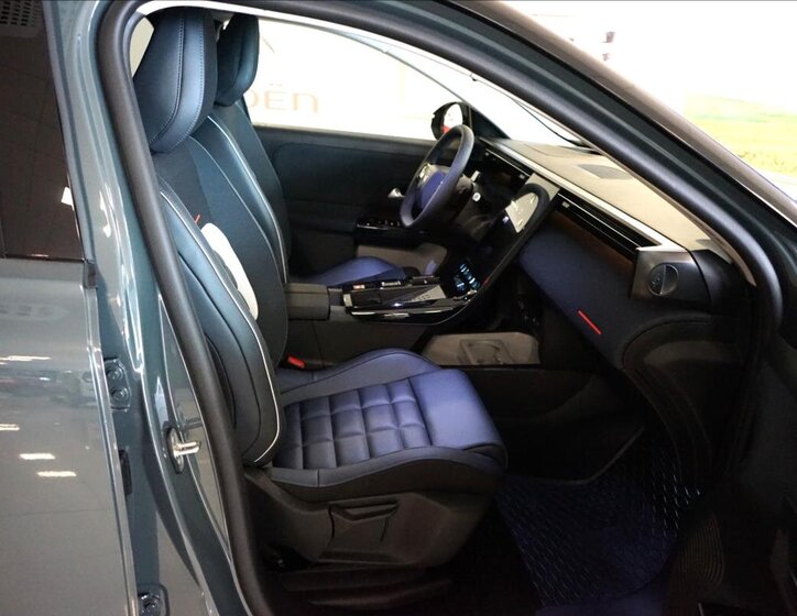 Citroën C5 Aircross SUV / Terénní 1,2 l 107 kw