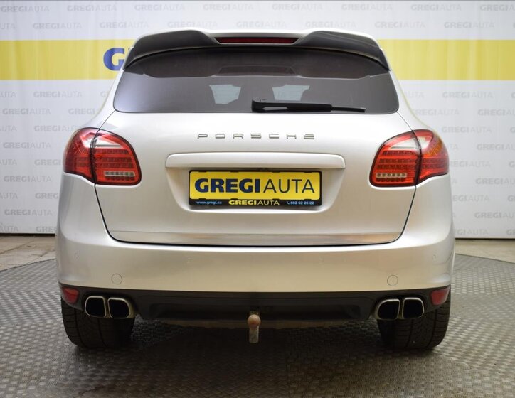 Porsche Cayenne SUV 4,8 l 405 kw
