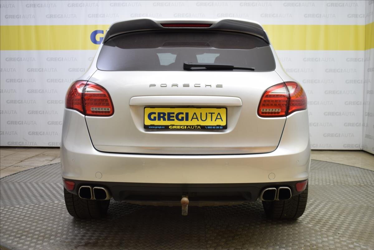 Porsche Cayenne SUV 4,8 l 405 kw